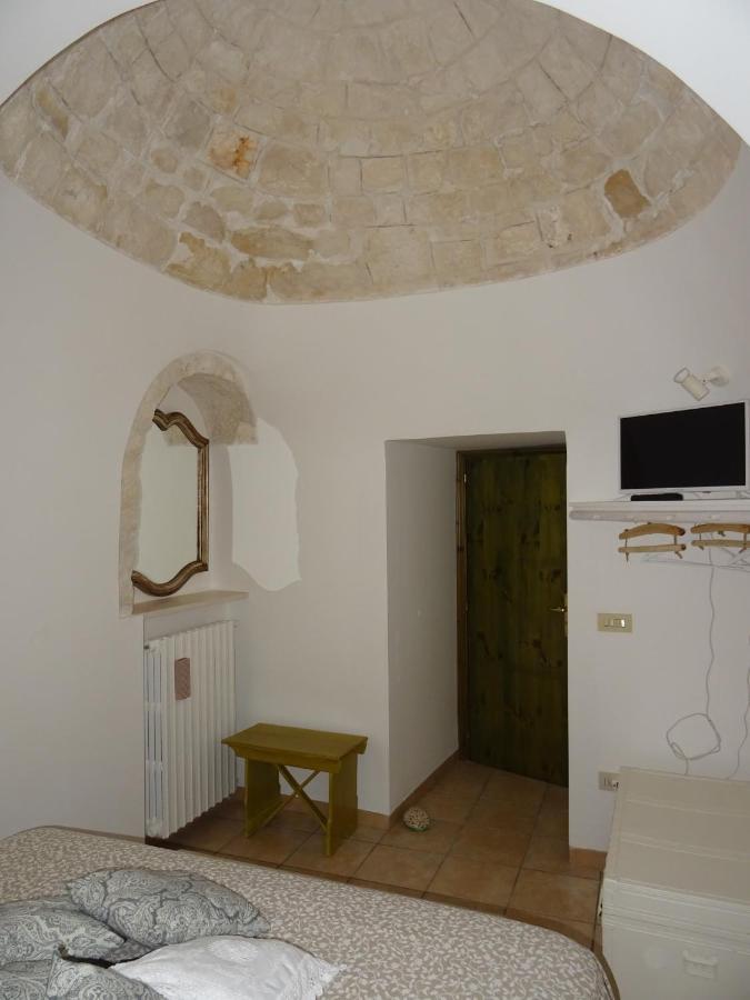 Trulli Di Zia Tata Guest House Locorotondo Exterior photo