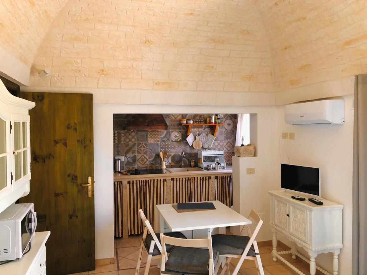 Trulli Di Zia Tata Guest House Locorotondo Exterior photo